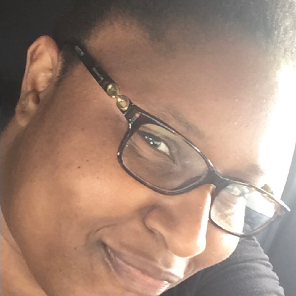 Meet your Posher, Joni